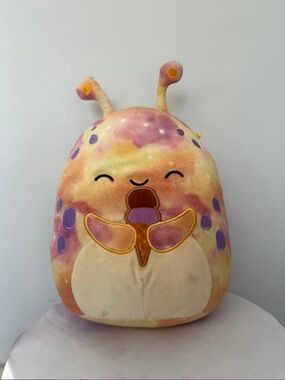 Squishmallows I got That Squad 8" Helmut the Alien with Ice Cream